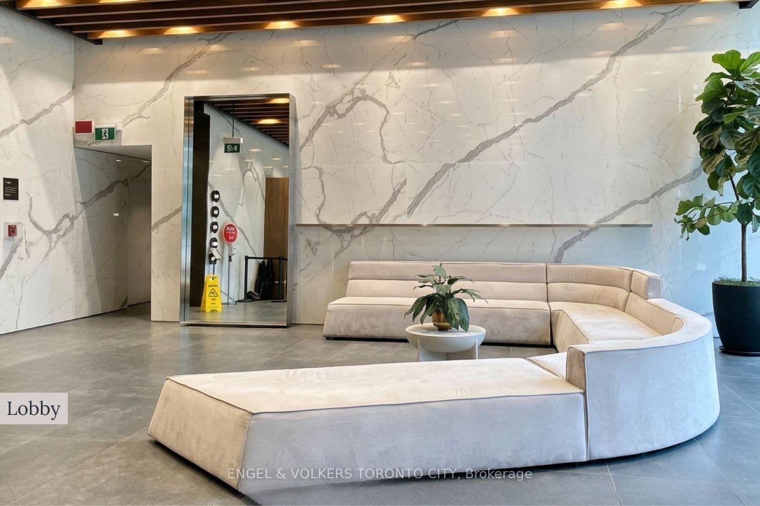 161 Roehampton Avenue, Unit 4211 thumbnail 2