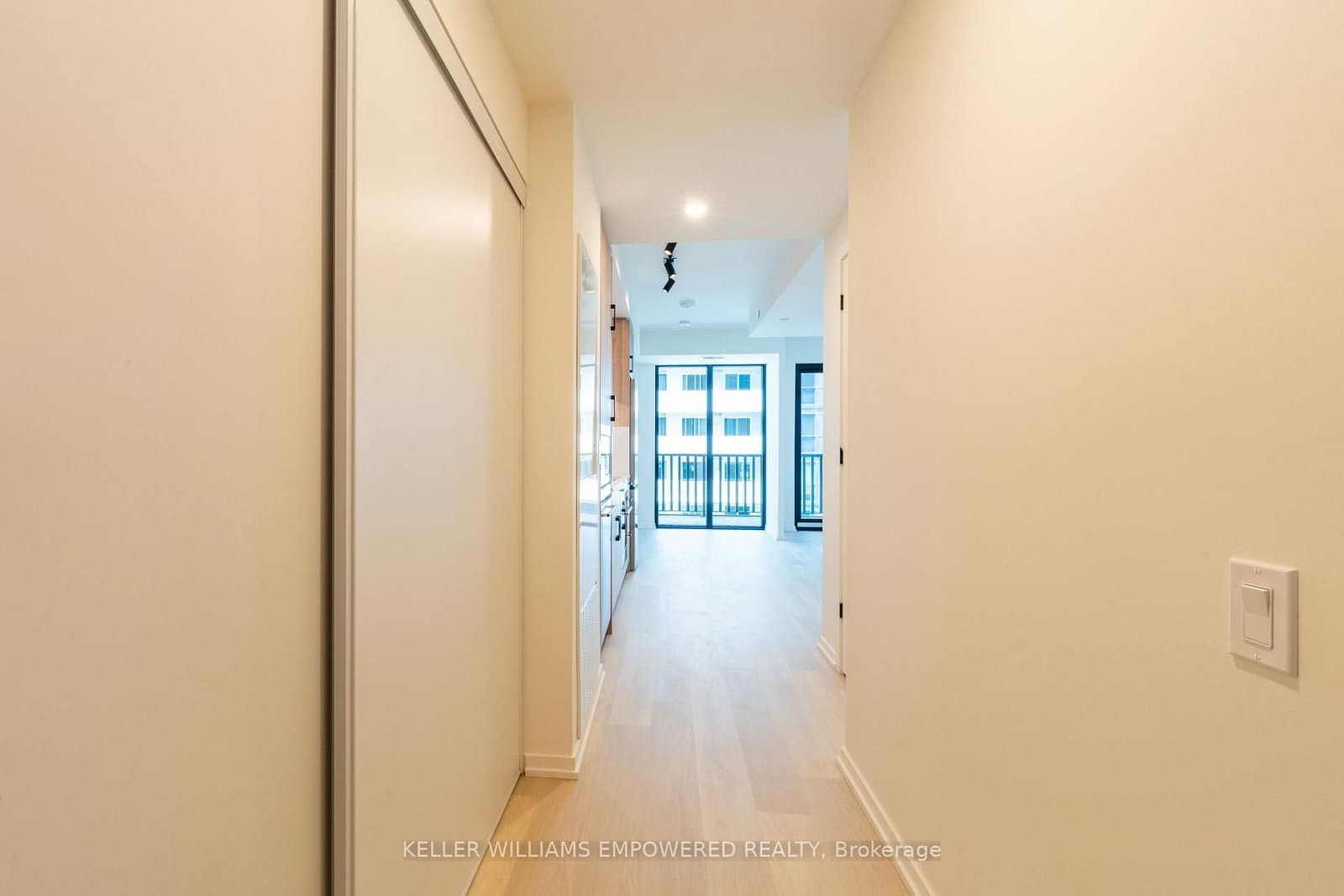 109 Erskine Avenue, Unit 1210 thumbnail 13