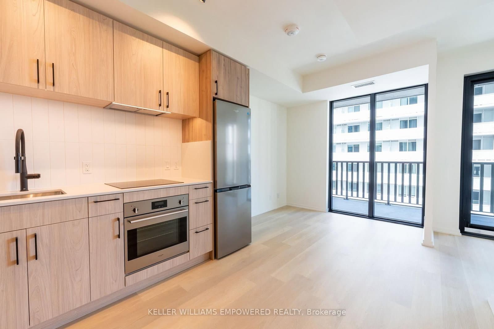 109 Erskine Avenue, Unit 1210 thumbnail 15