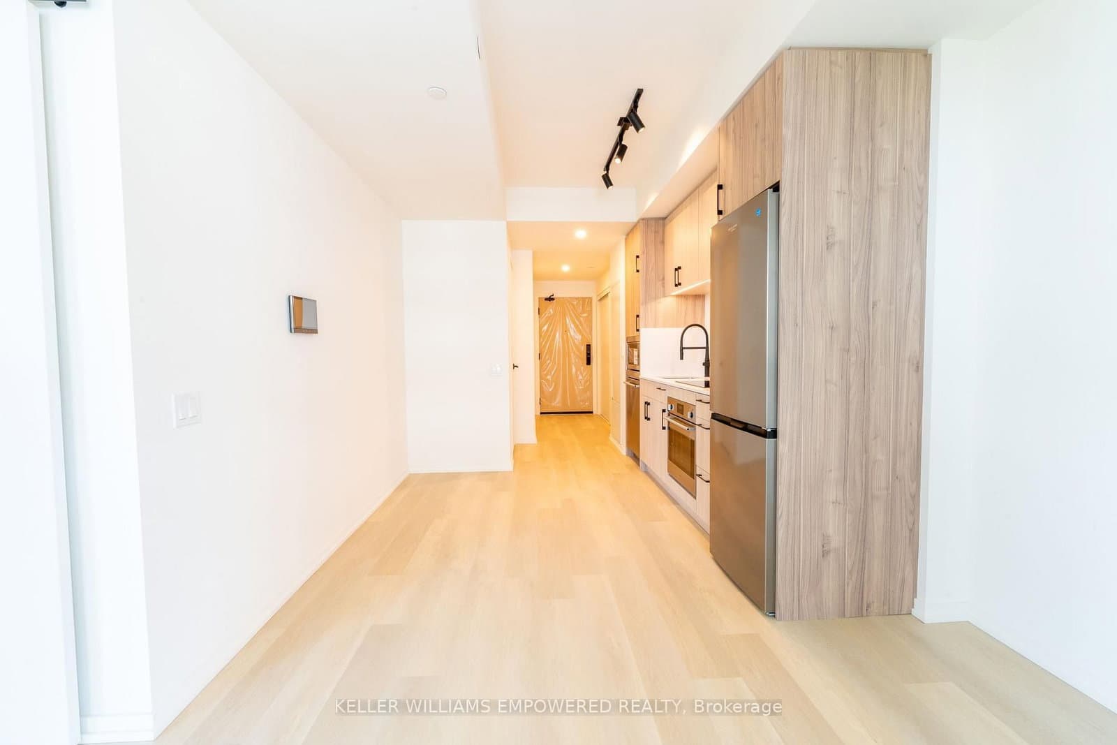 109 Erskine Avenue, Unit 1210 thumbnail 17