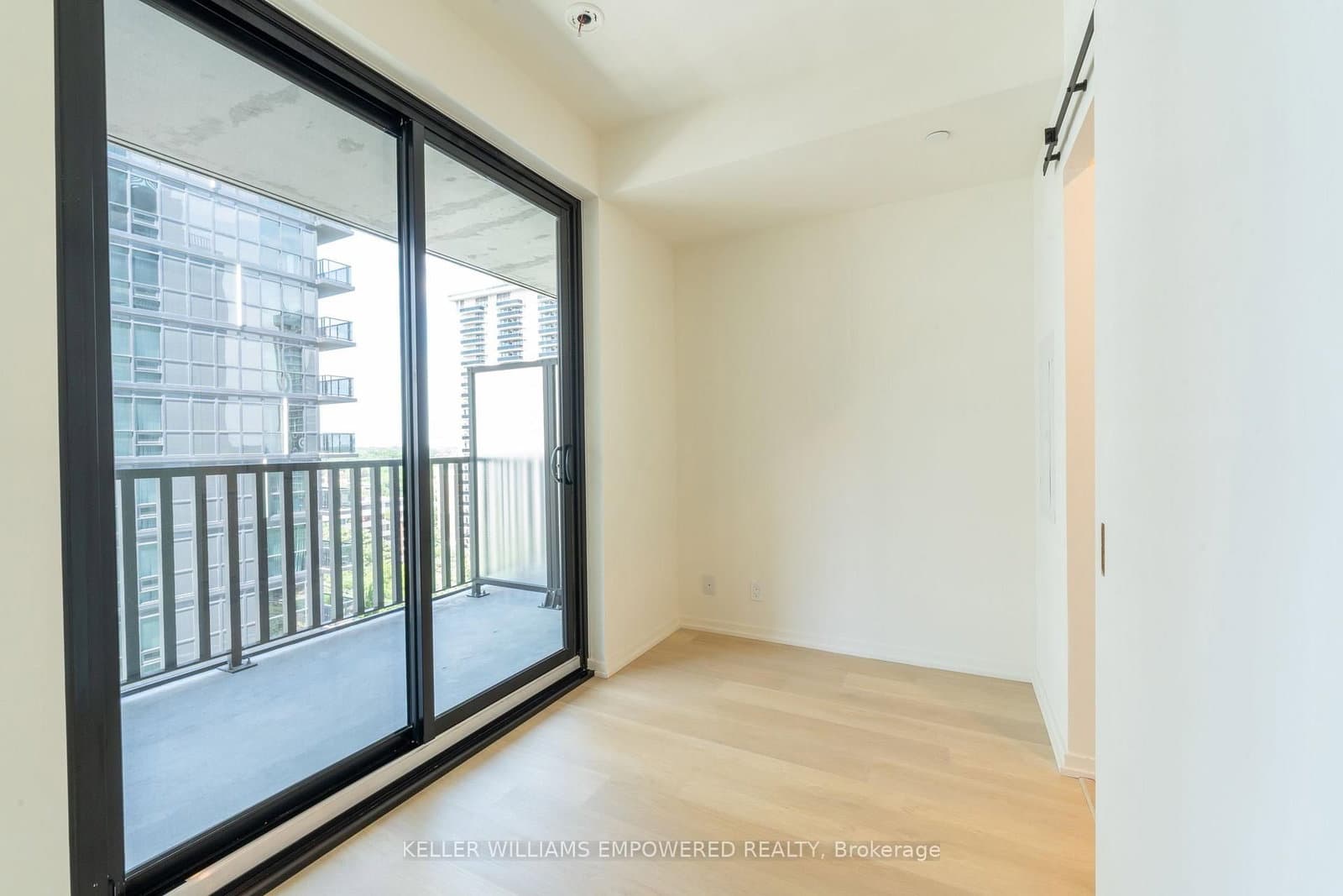 109 Erskine Avenue, Unit 1210 thumbnail 19
