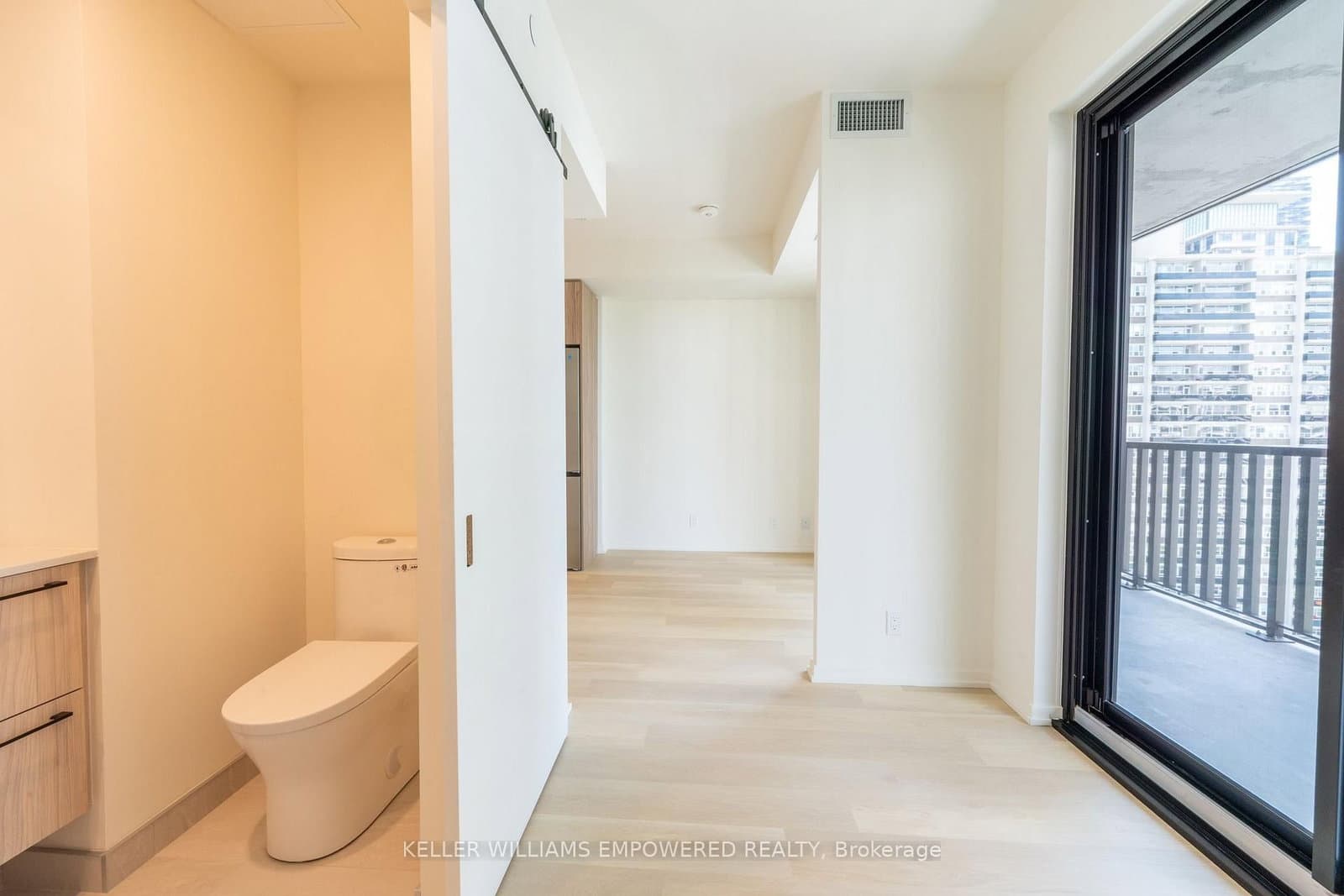 109 Erskine Avenue, Unit 1210 thumbnail 24