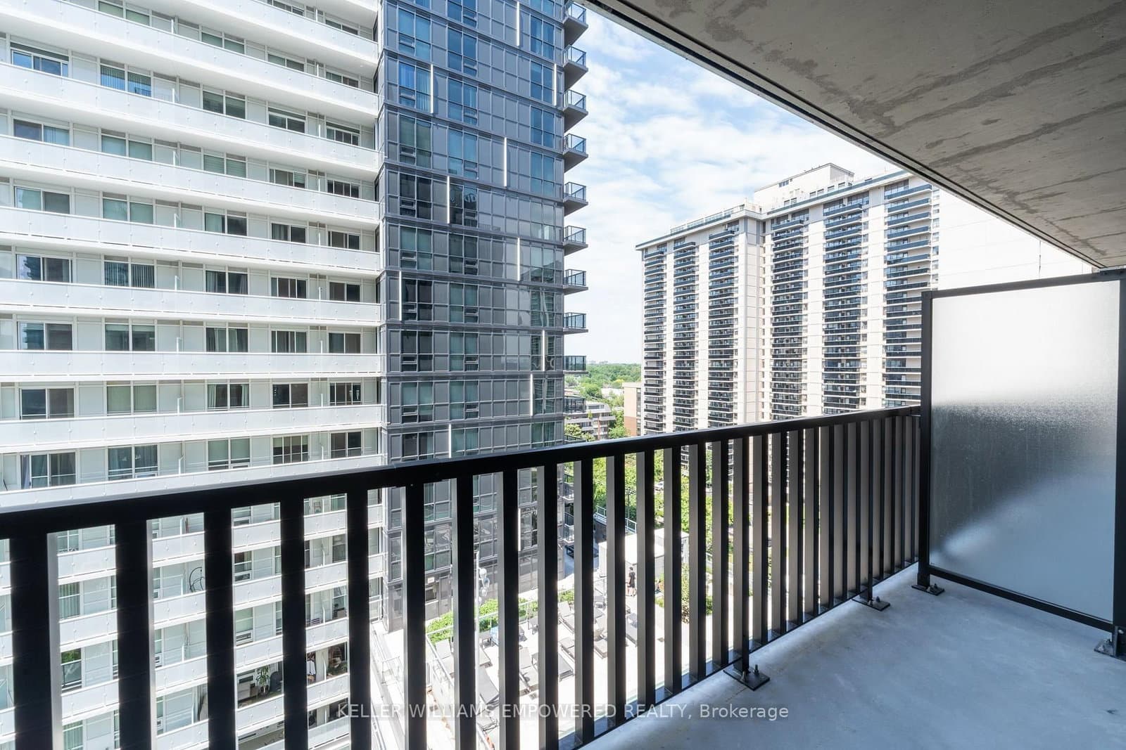 109 Erskine Avenue, Unit 1210 thumbnail 27