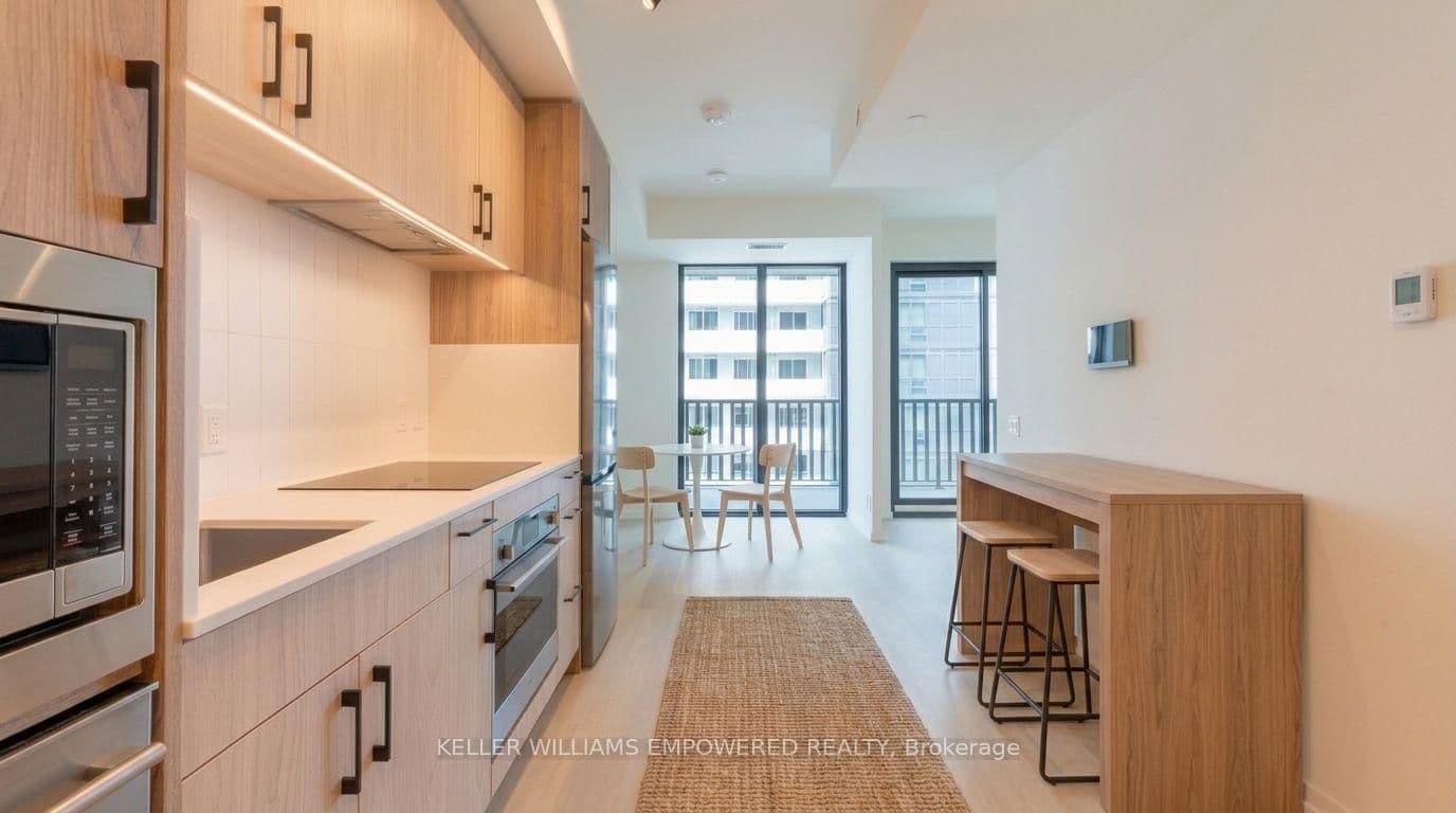 109 Erskine Avenue, Unit 1210 thumbnail 3