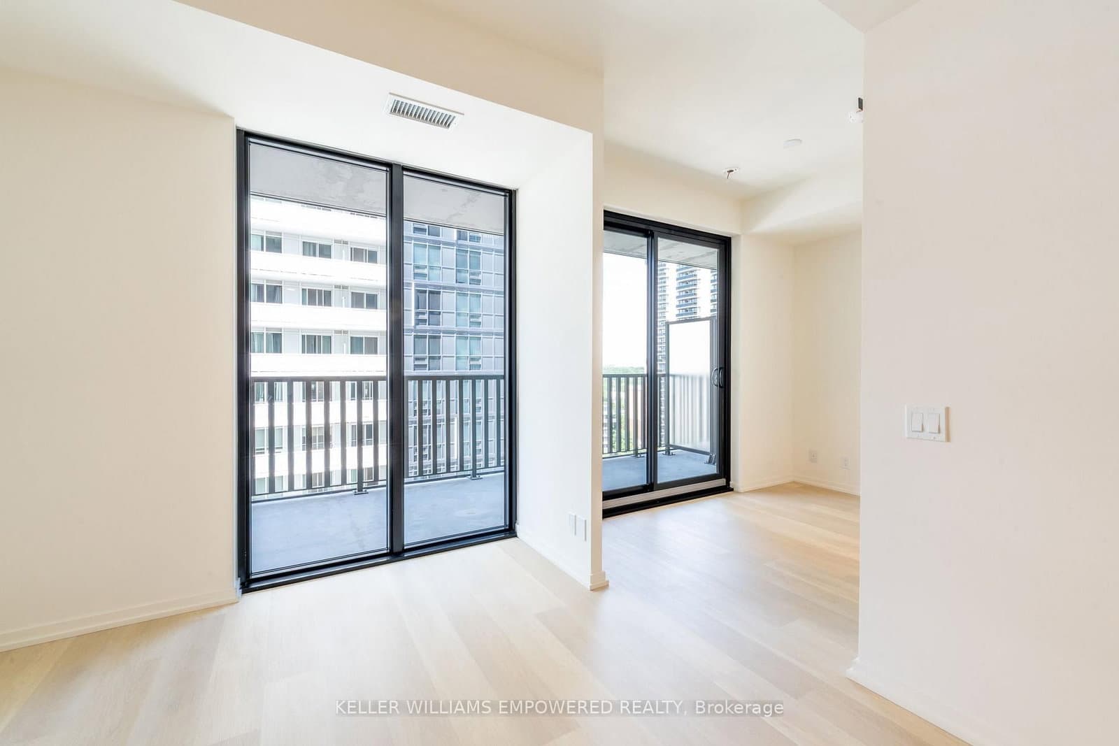 109 Erskine Avenue, Unit 1210 thumbnail 8
