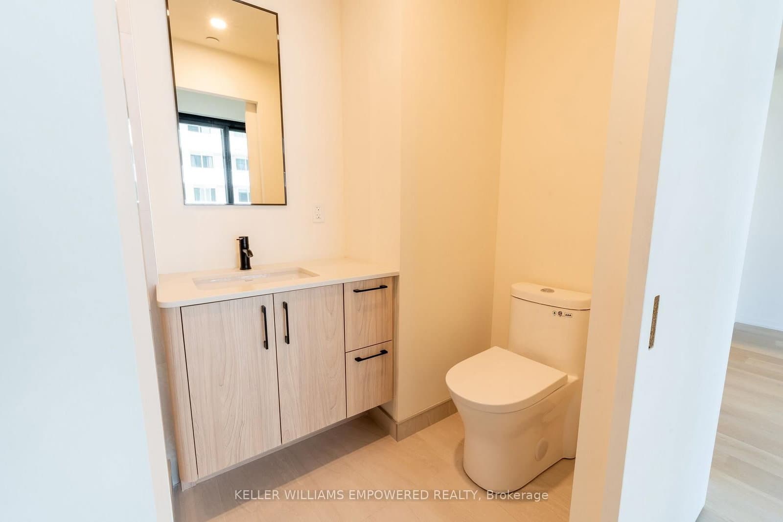 109 Erskine Avenue, Unit 1210 thumbnail 9