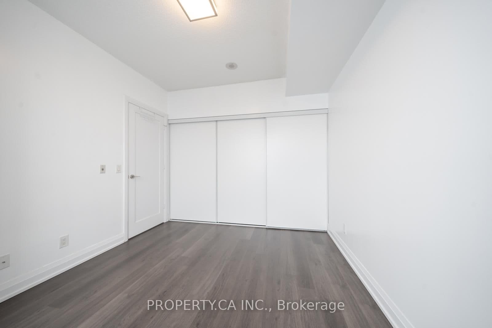 5 Sheppard Avenue E, Unit 4221 thumbnail 17