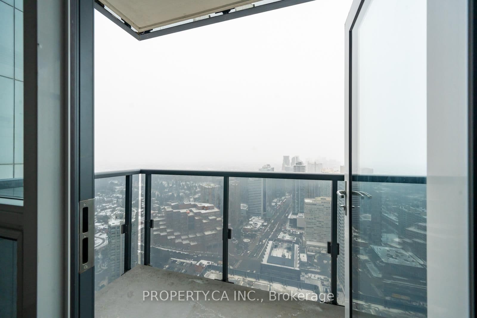 5 Sheppard Avenue E, Unit 4221 thumbnail 22