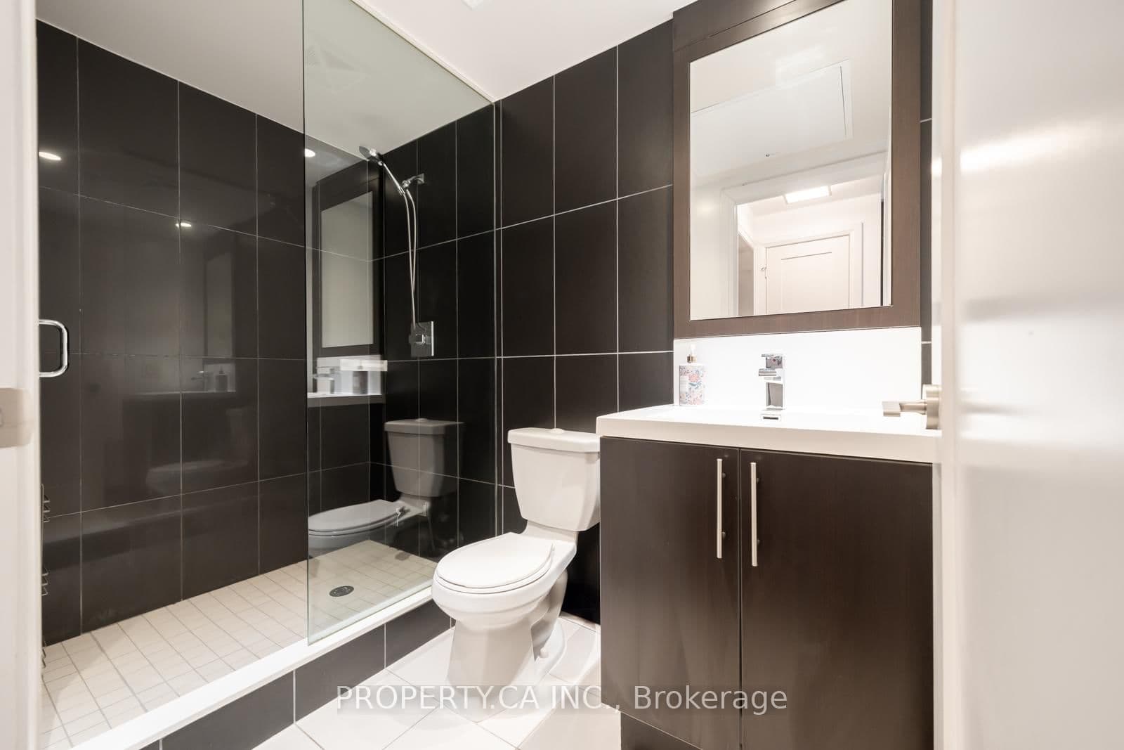 5 Sheppard Avenue E, Unit 4221 thumbnail 6
