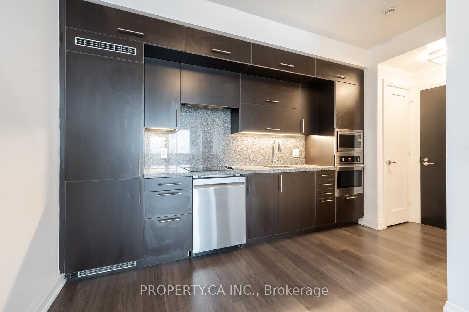 5 Sheppard Avenue E, Unit 4221 thumbnail 8