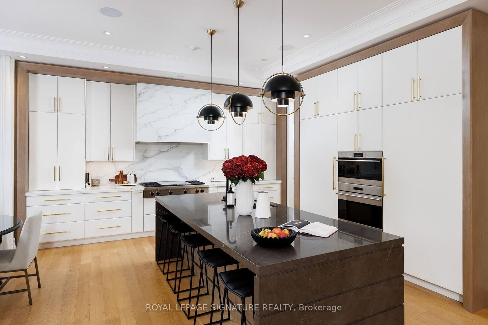 207 Strathallan Boulevard thumbnail 20