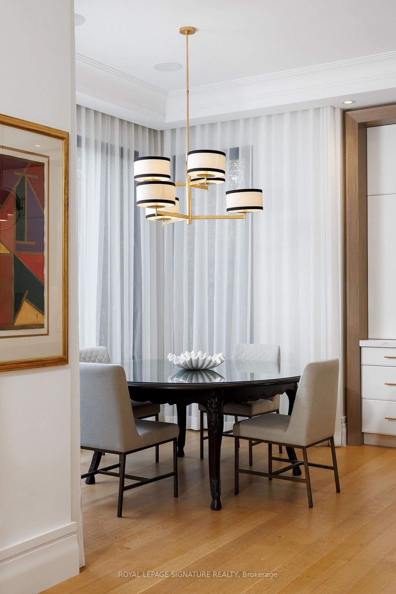 207 Strathallan Boulevard thumbnail 23
