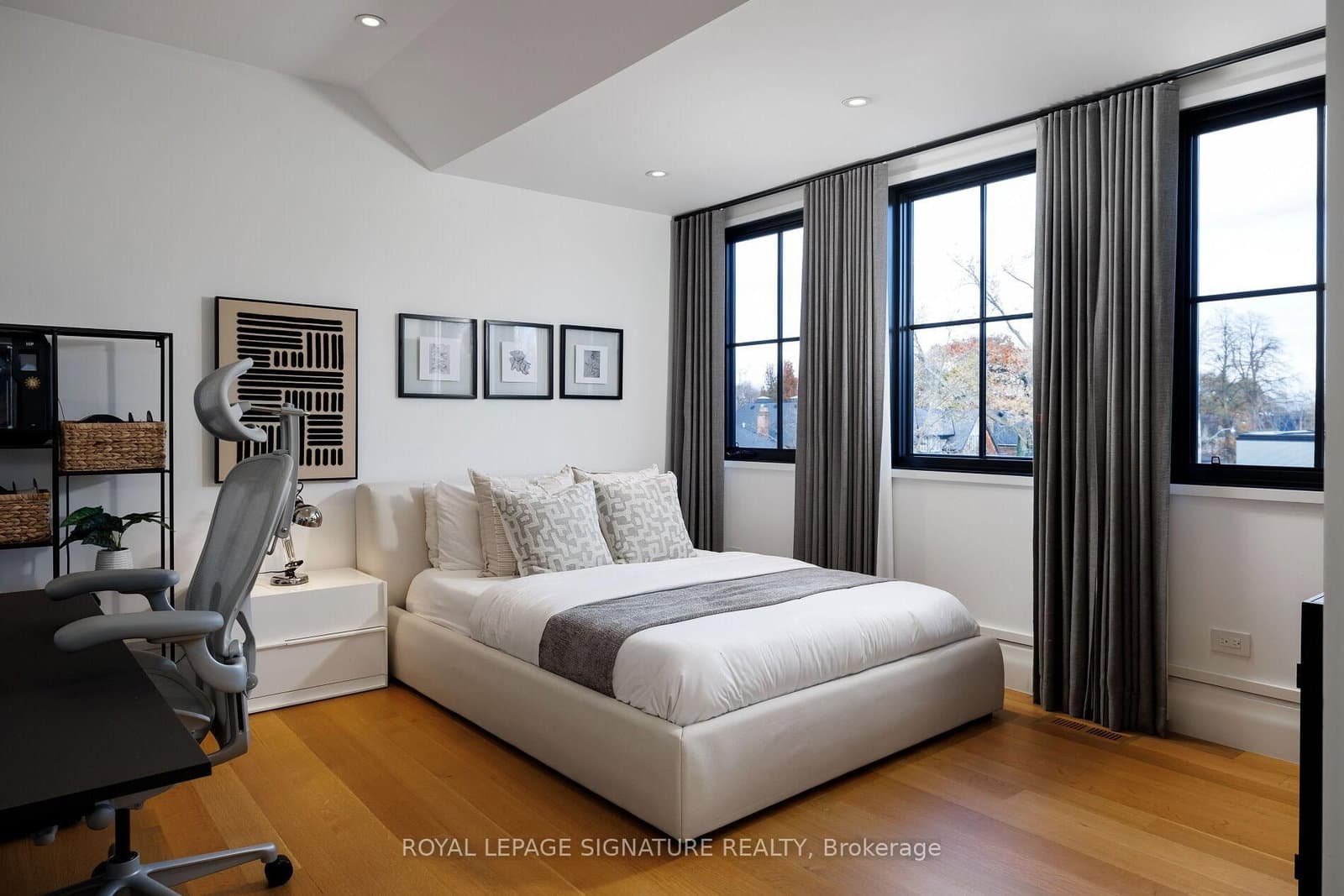 207 Strathallan Boulevard thumbnail 38