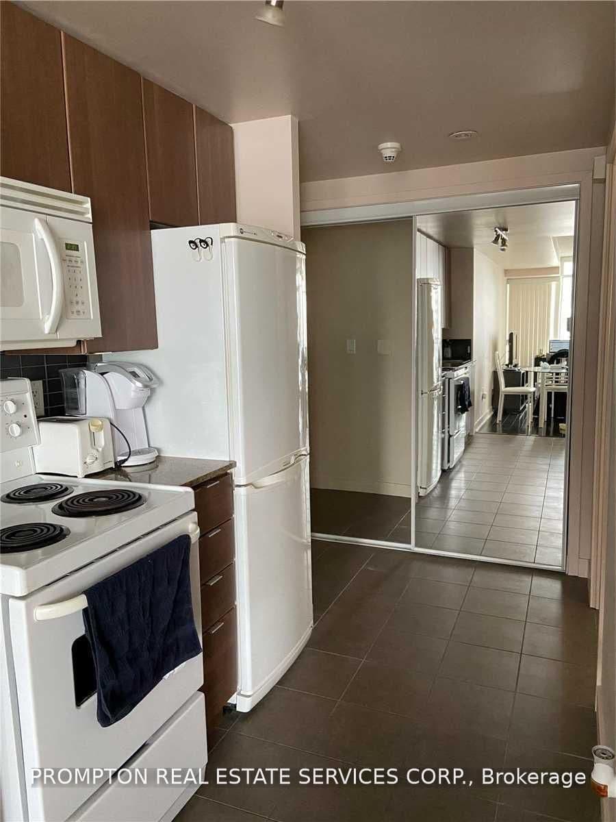11 Brunel Court, Unit 1605 thumbnail 6