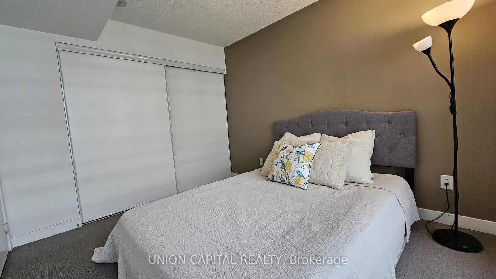 19 Singer Court, Unit 1011 thumbnail 13