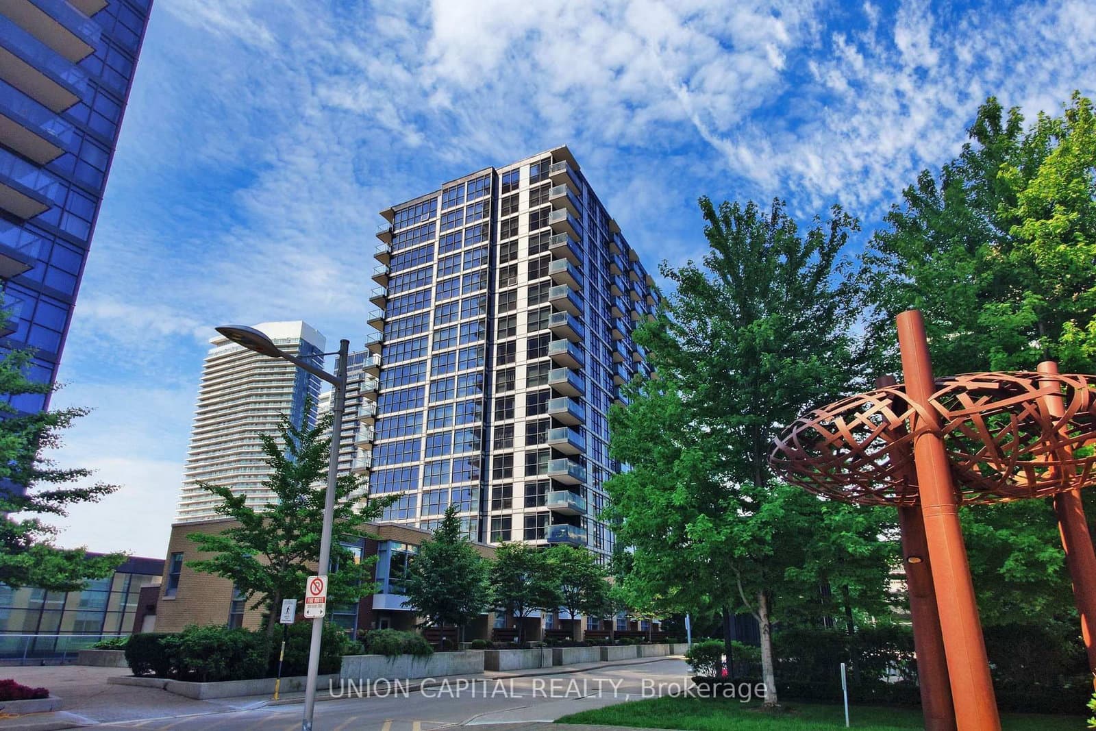 19 Singer Court, Unit 1011 thumbnail 17