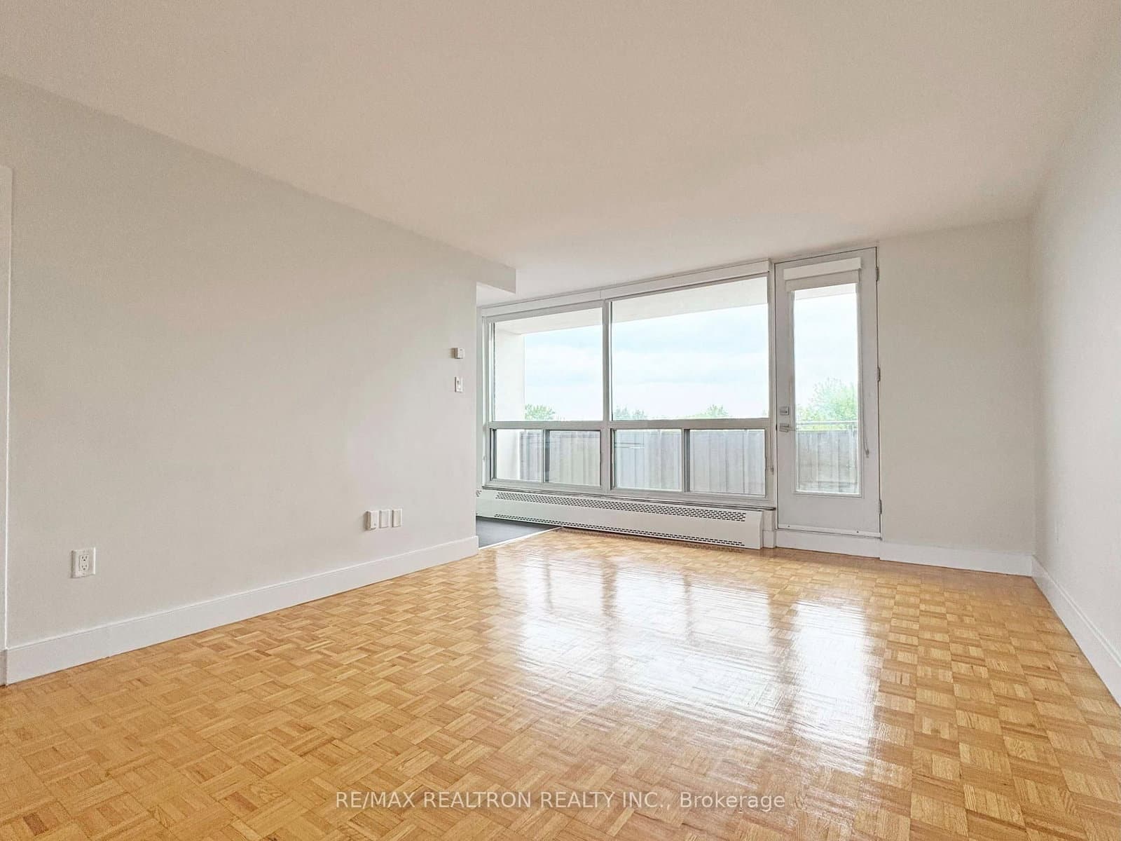 666 Spadina Avenue, Unit 502 thumbnail 2