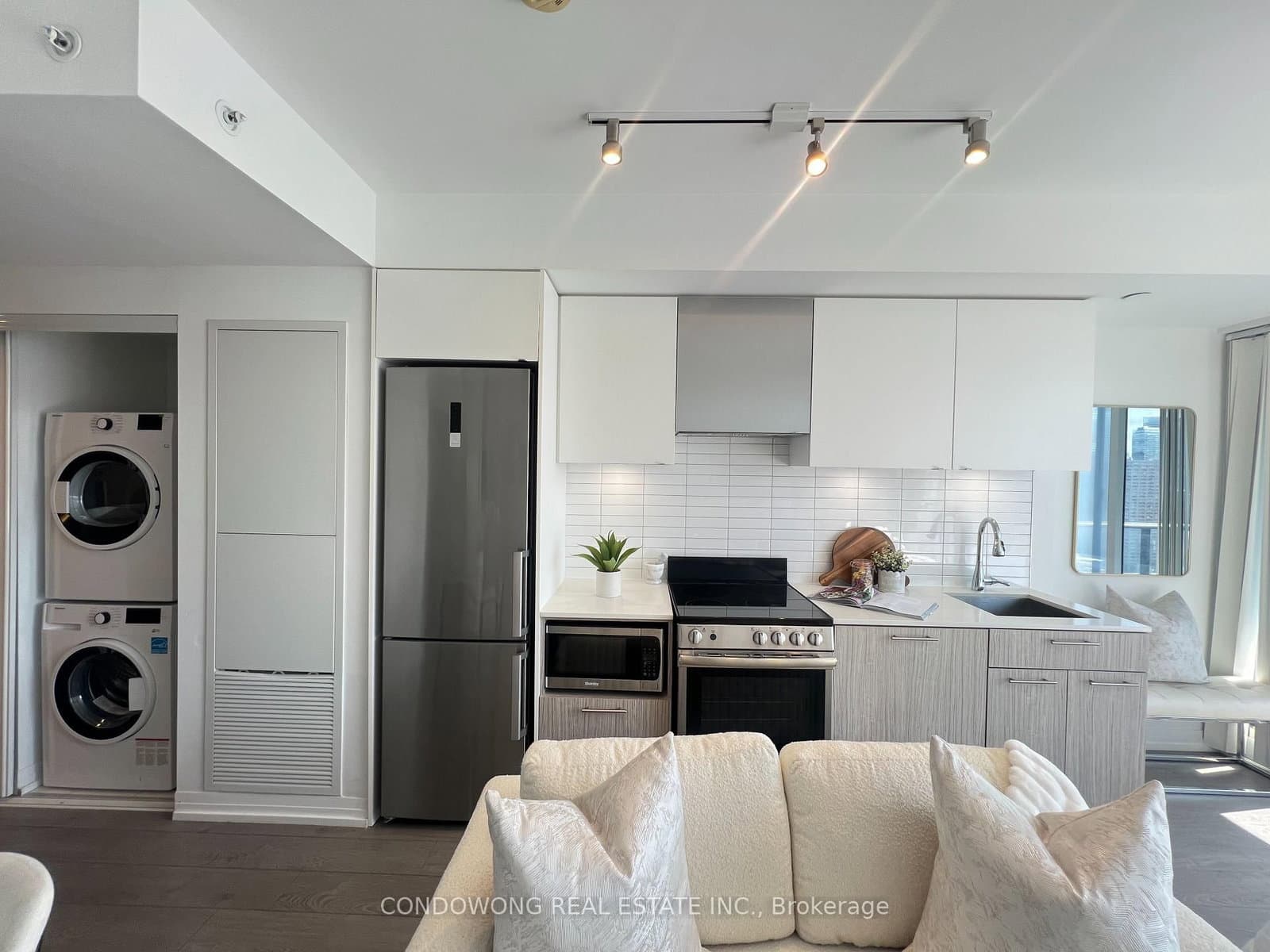 251 Jarvis Street, Unit 3007 thumbnail 4