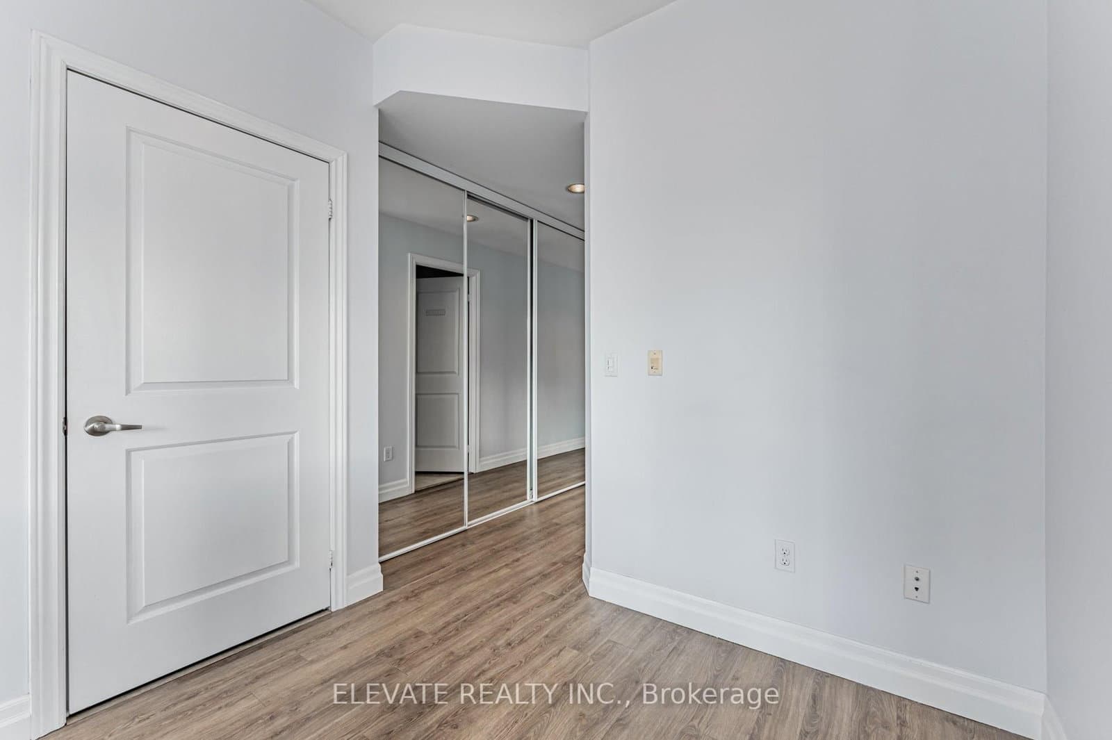15 Stafford Street, Unit LPH5 thumbnail 3
