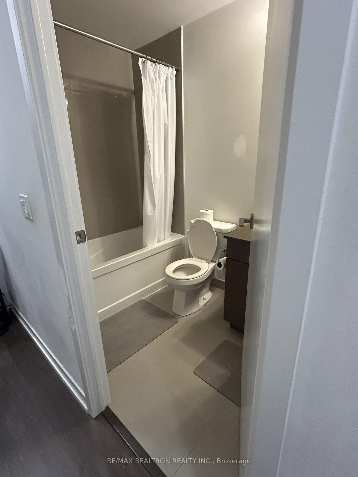 98 Lillian Street, Unit 427 thumbnail 9
