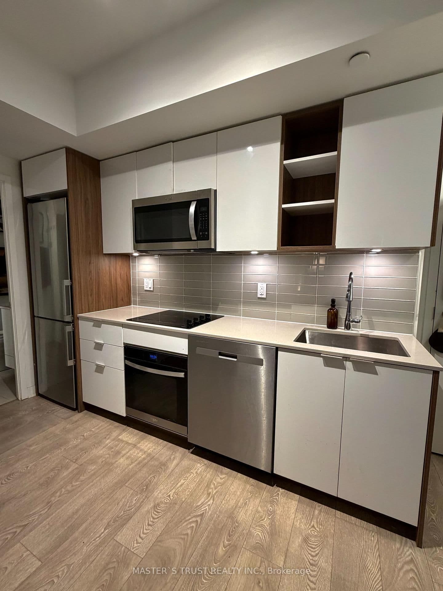 543 Richmond Street W, Unit 710 - Image 1