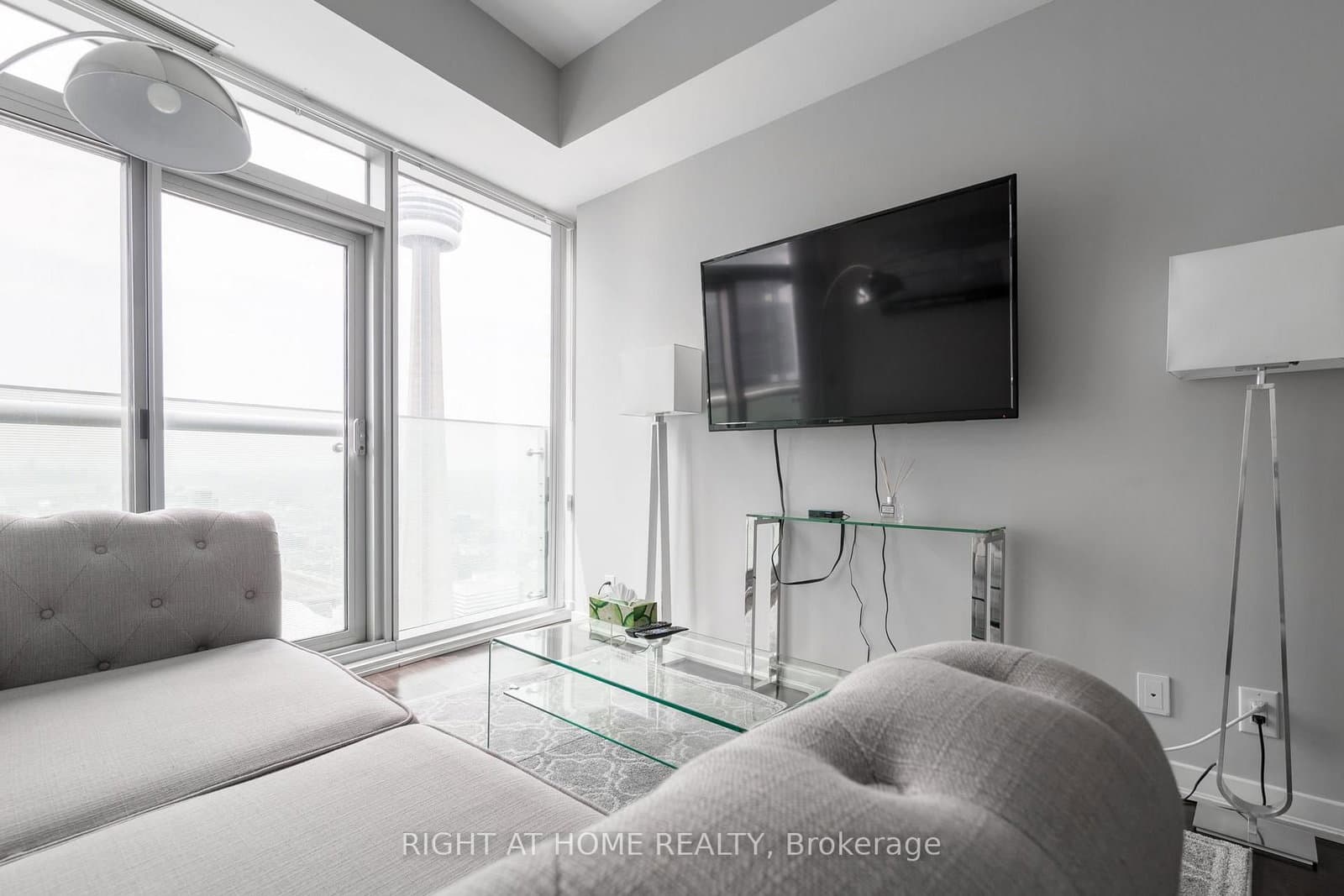 14 York Street, Unit 5606 thumbnail 10