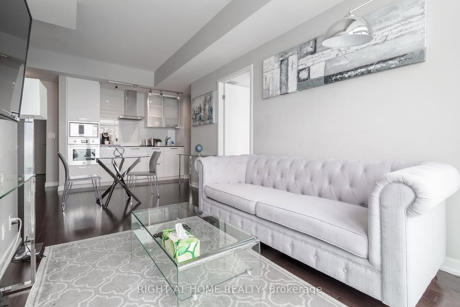 14 York Street, Unit 5606 thumbnail 11