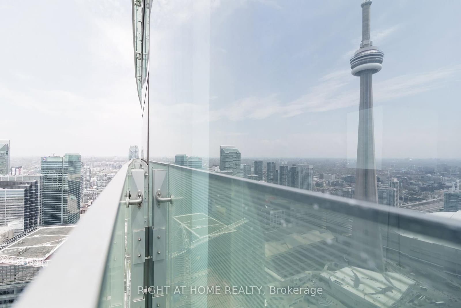 14 York Street, Unit 5606 thumbnail 15