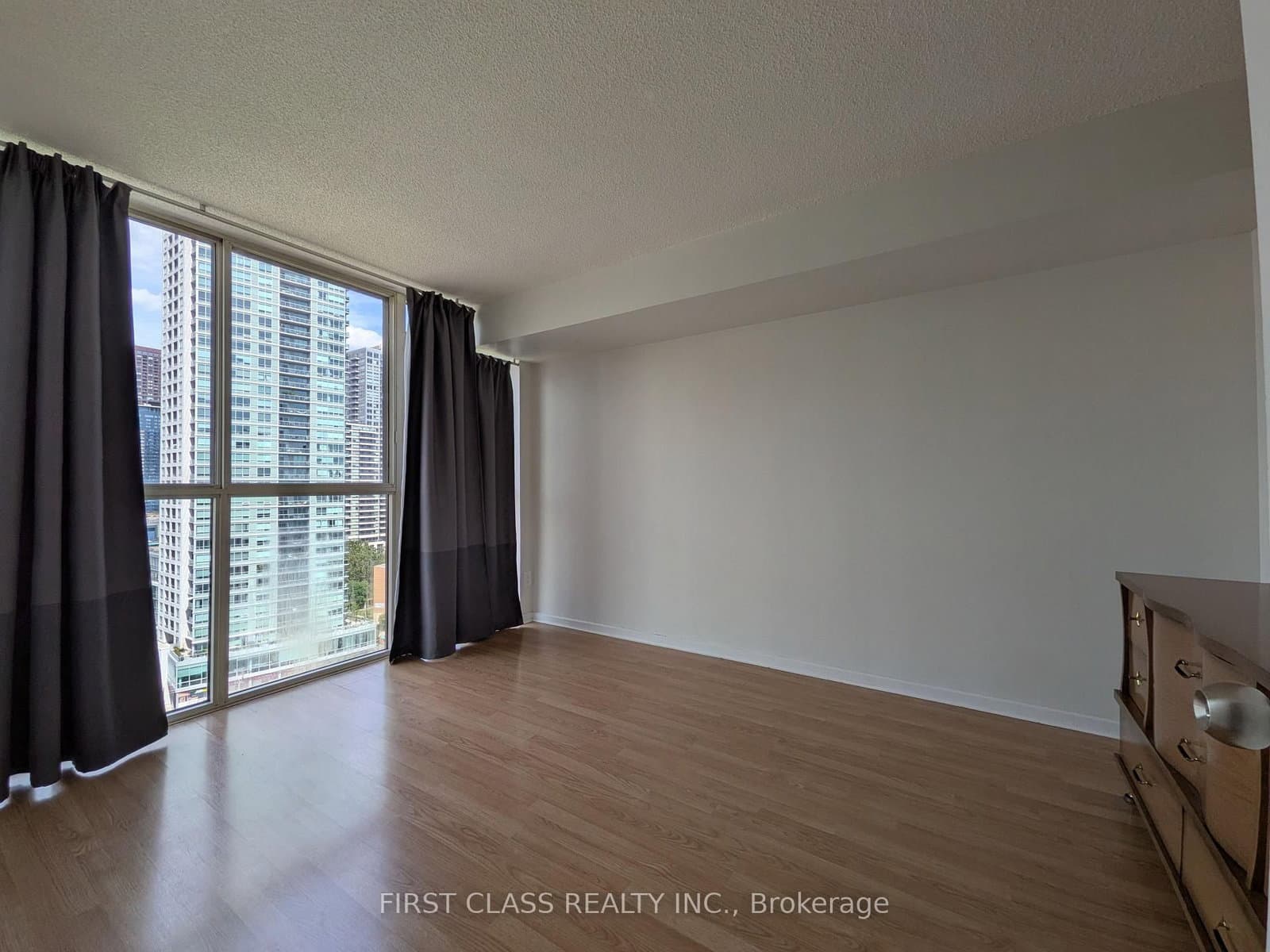 15 Maitland Place, Unit 1903 thumbnail 6