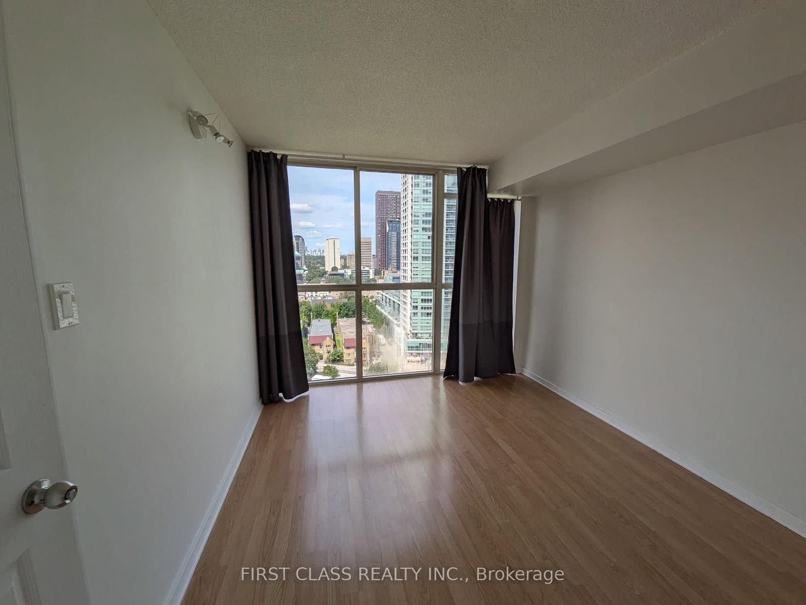 15 Maitland Place, Unit 1903 thumbnail 8