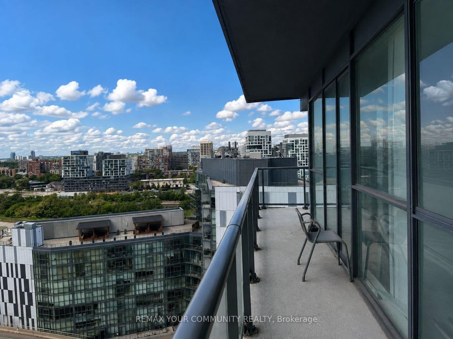 20 Bruyeres Mews, Unit 1903 thumbnail 11