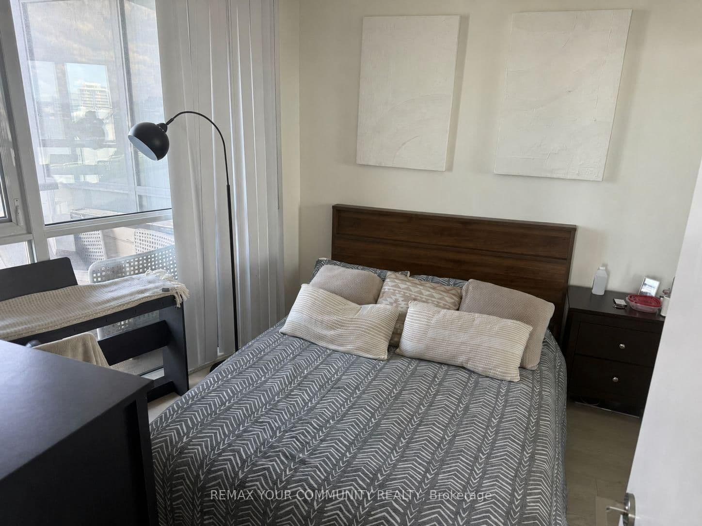 20 Bruyeres Mews, Unit 1903 thumbnail 14