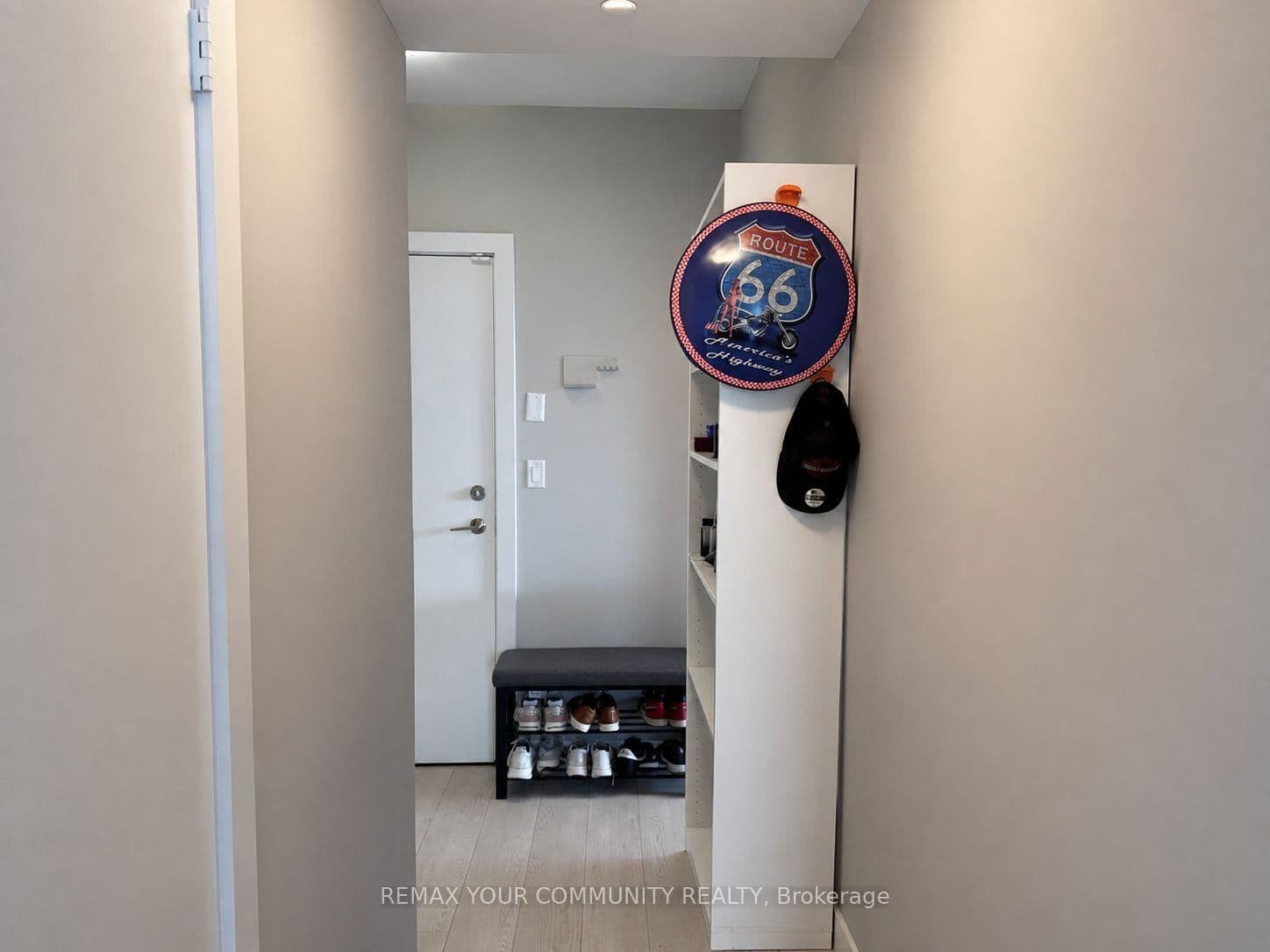20 Bruyeres Mews, Unit 1903 thumbnail 5