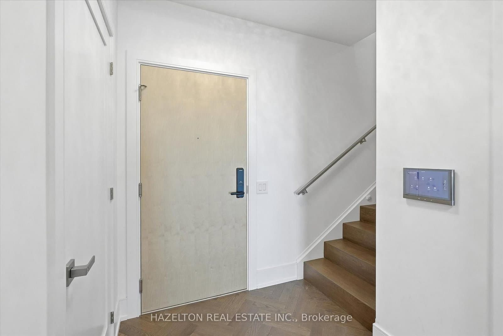 155 Merchants Wharf, Unit 304 thumbnail 3