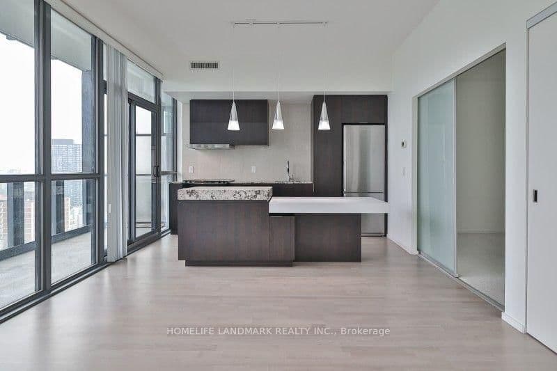 101 Charles Street E, Unit 2211 thumbnail 3
