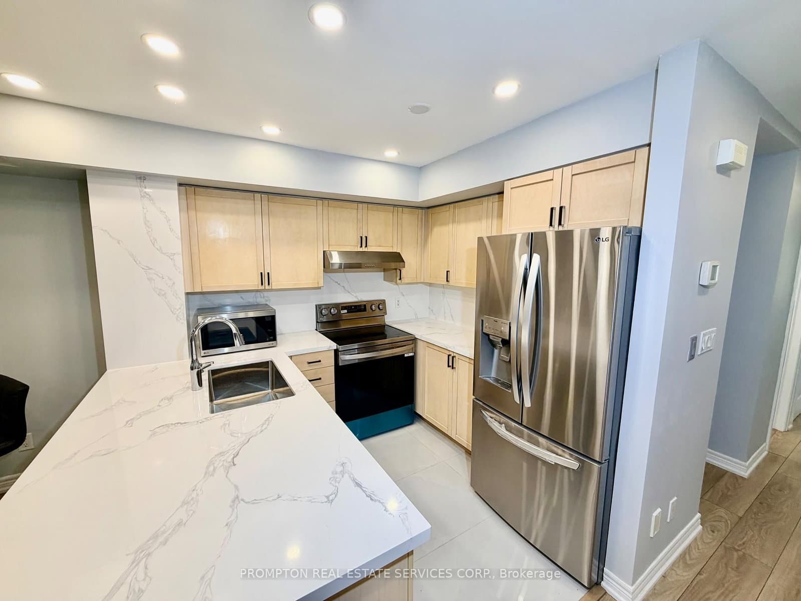 285 ANTIBES Drive, Unit 11 thumbnail 2