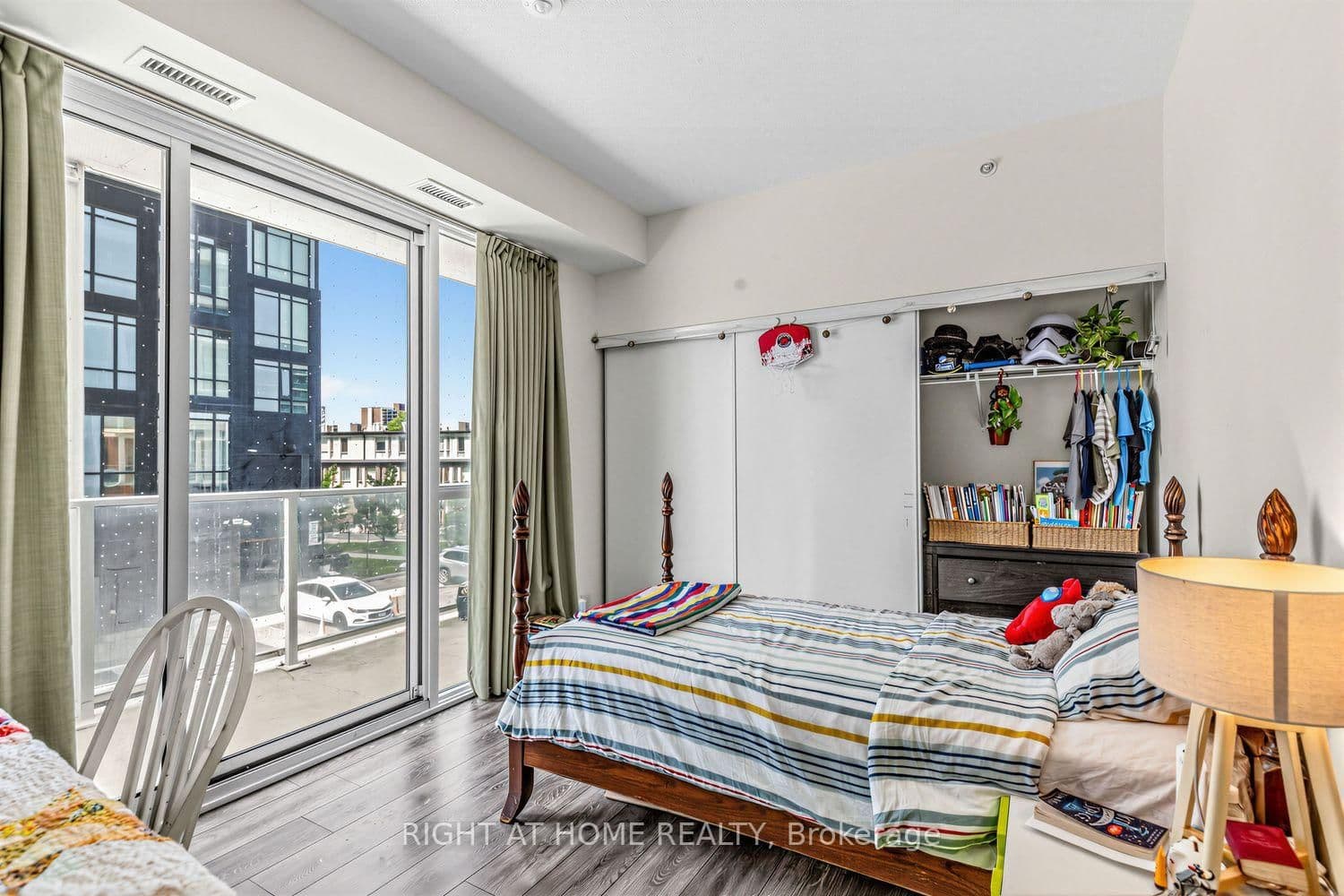 180 Fairview Mall Drive, Unit 202 thumbnail 17