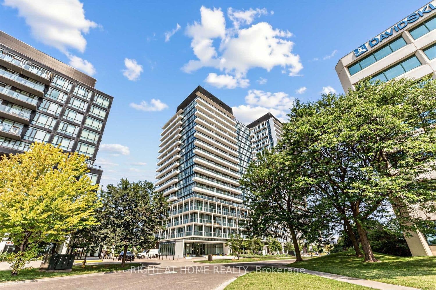 180 Fairview Mall Drive, Unit 202 thumbnail 25