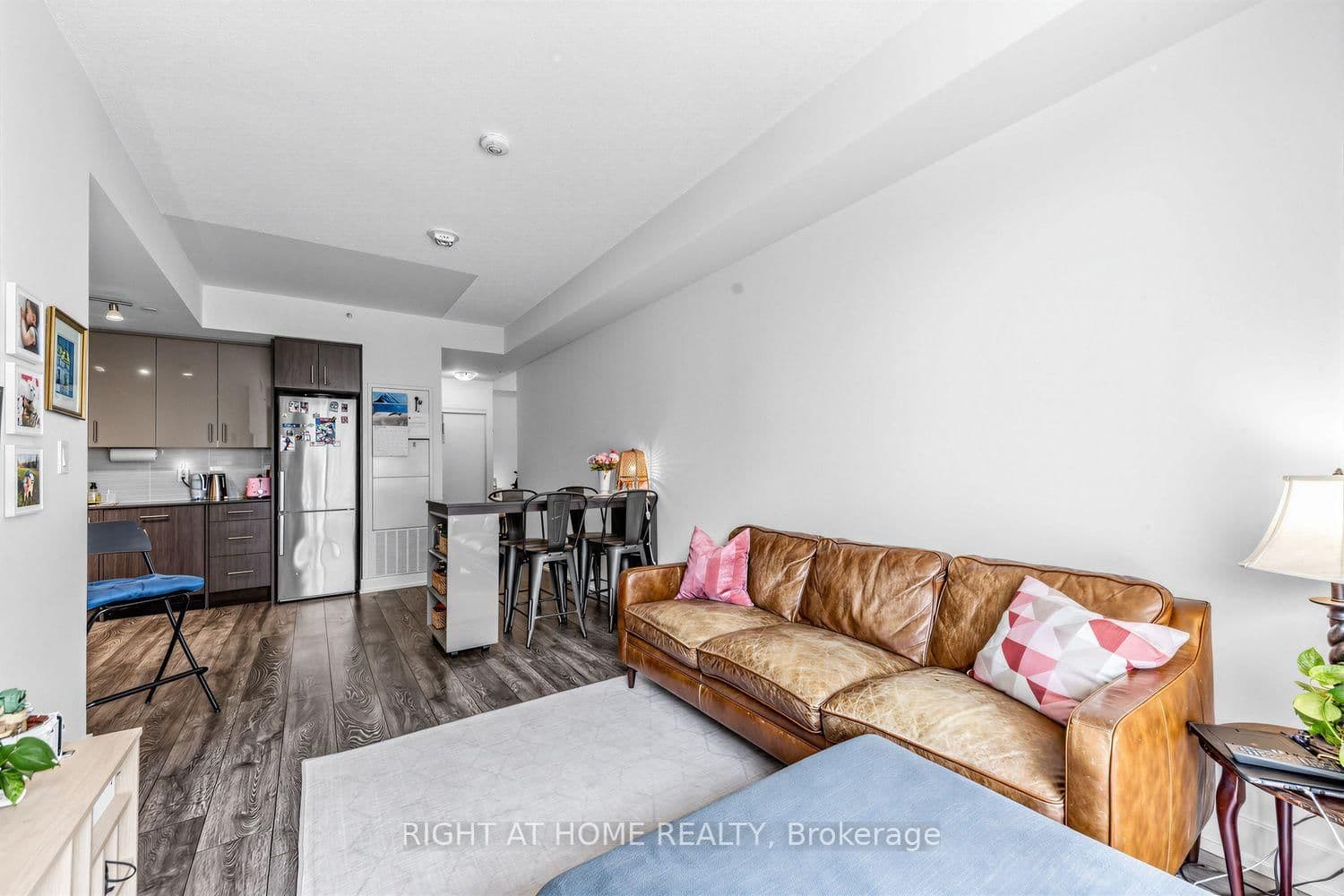 180 Fairview Mall Drive, Unit 202 thumbnail 7