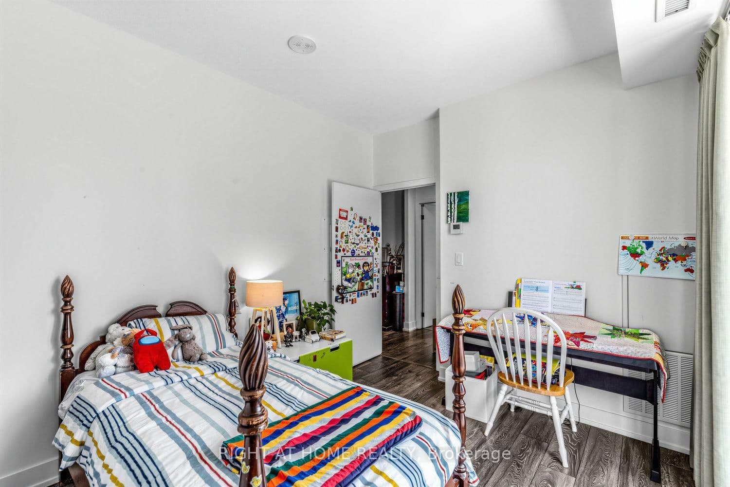 180 Fairview Mall Drive, Unit 202 thumbnail 18