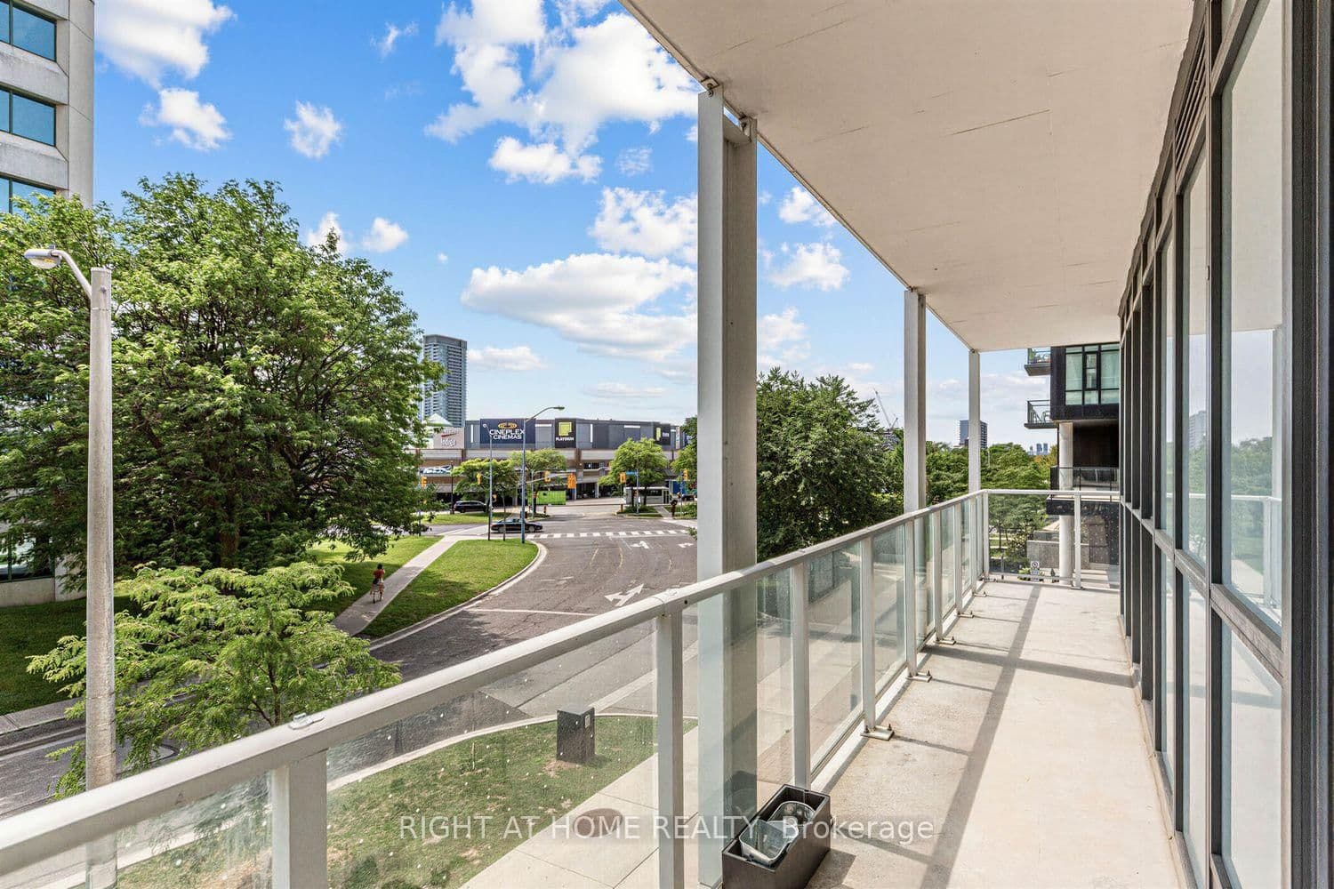 180 Fairview Mall Drive, Unit 202 thumbnail 21