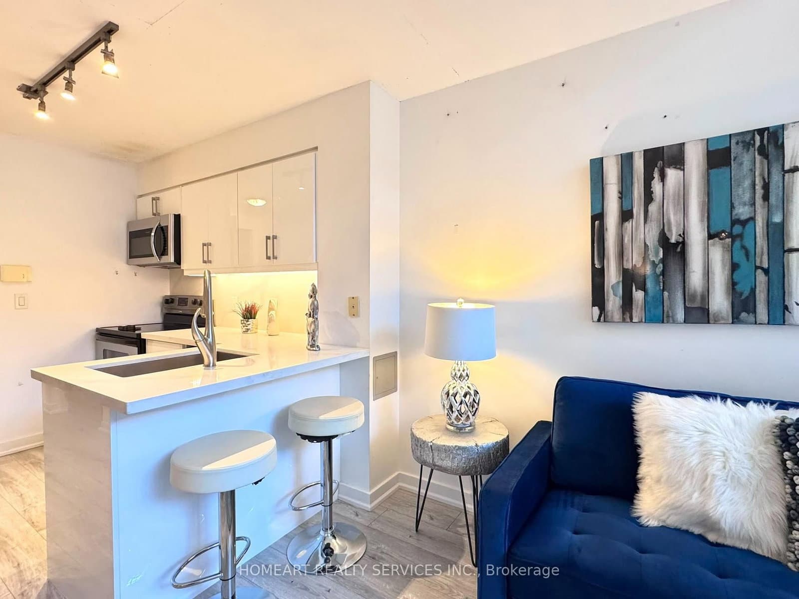 255 Richmond Street E, Unit 404 thumbnail 8