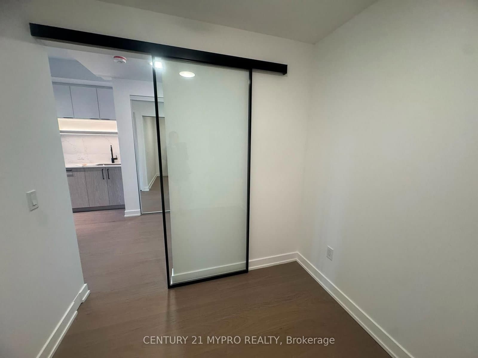 91 Montclair Avenue, Unit 716 thumbnail 10