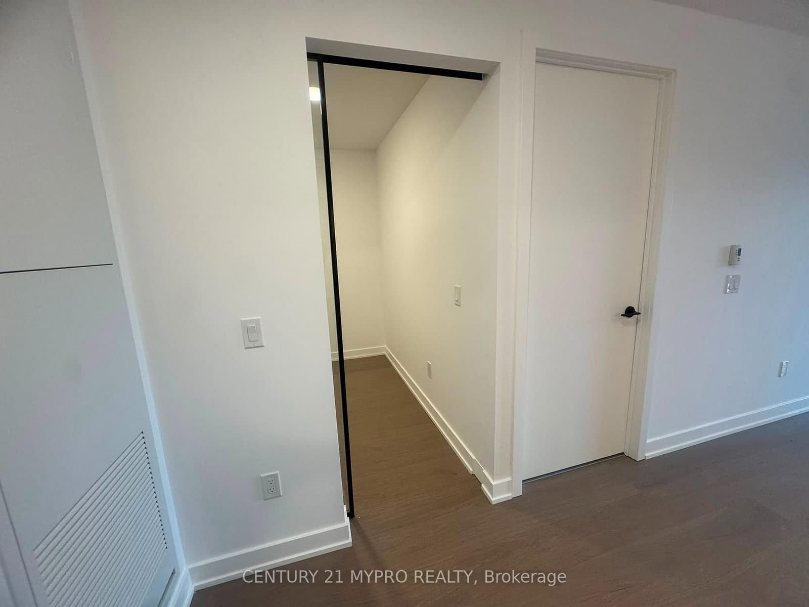 91 Montclair Avenue, Unit 716 thumbnail 12