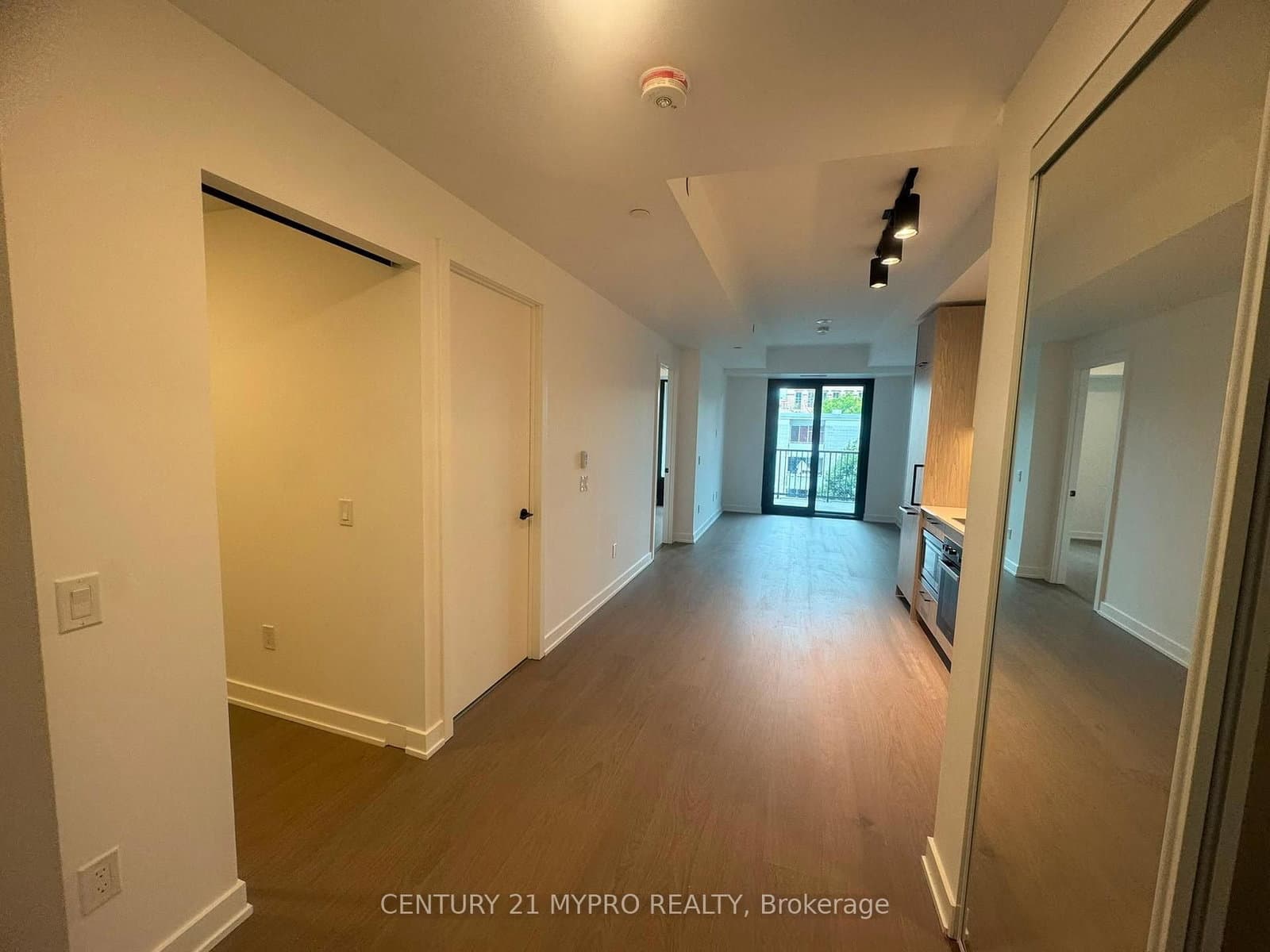 91 Montclair Avenue, Unit 716 thumbnail 13