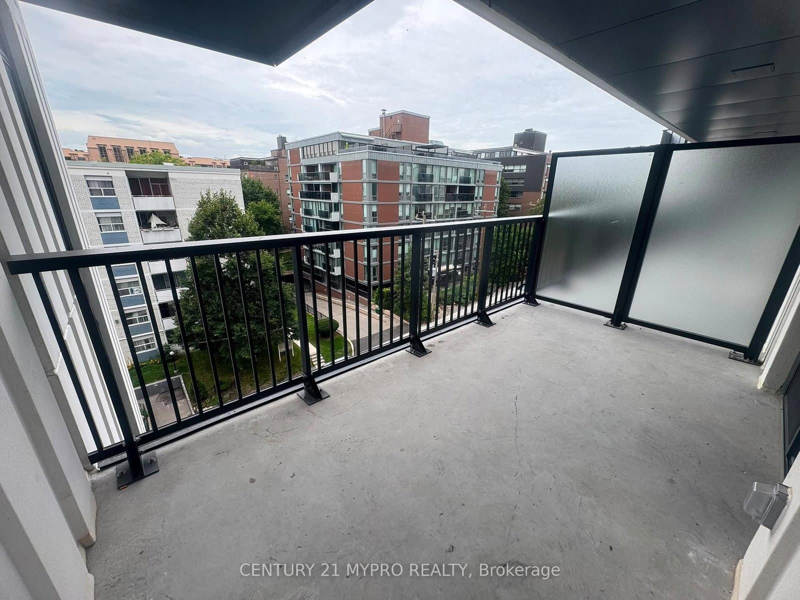 91 Montclair Avenue, Unit 716 thumbnail 15