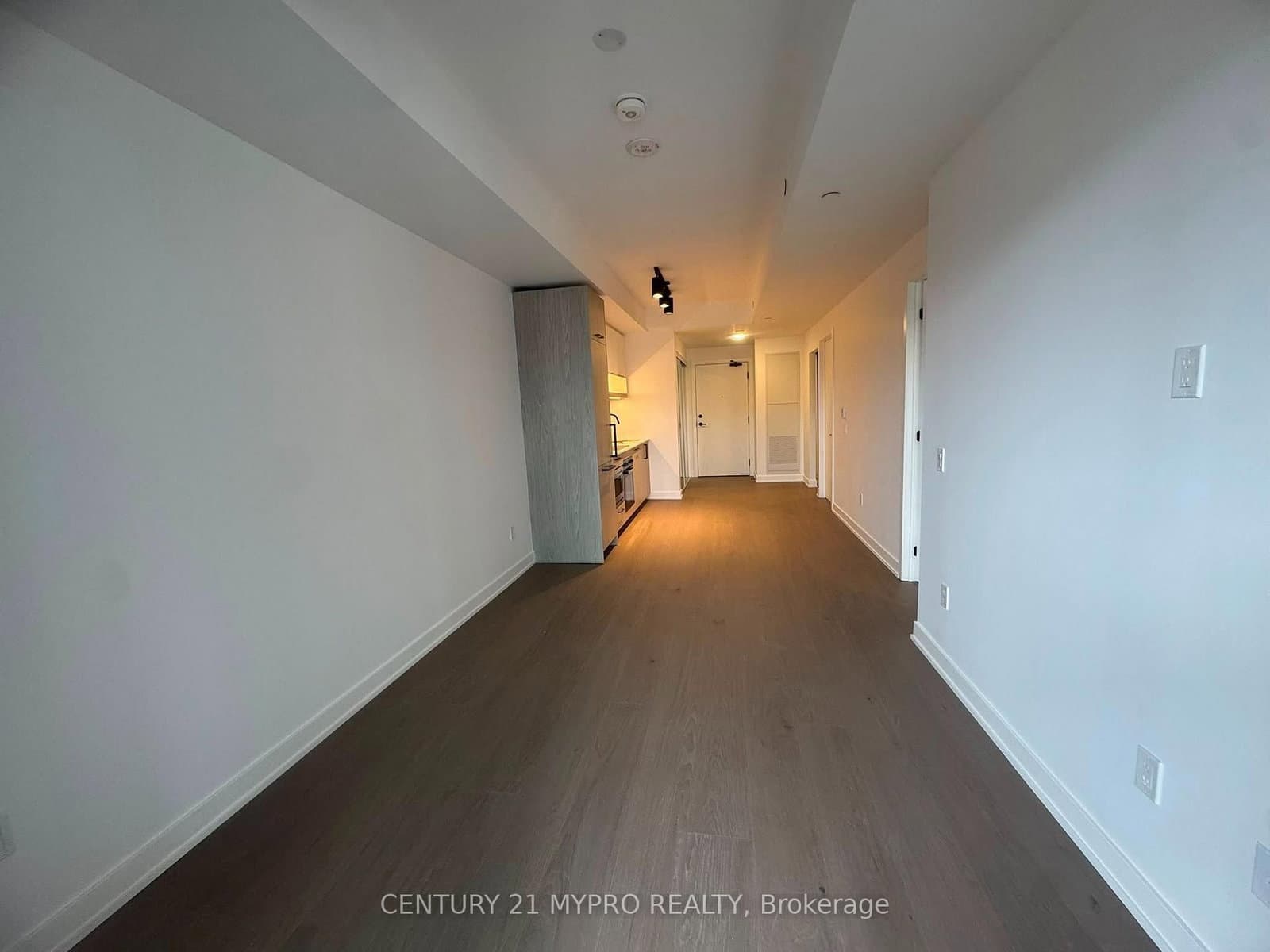 91 Montclair Avenue, Unit 716 thumbnail 4
