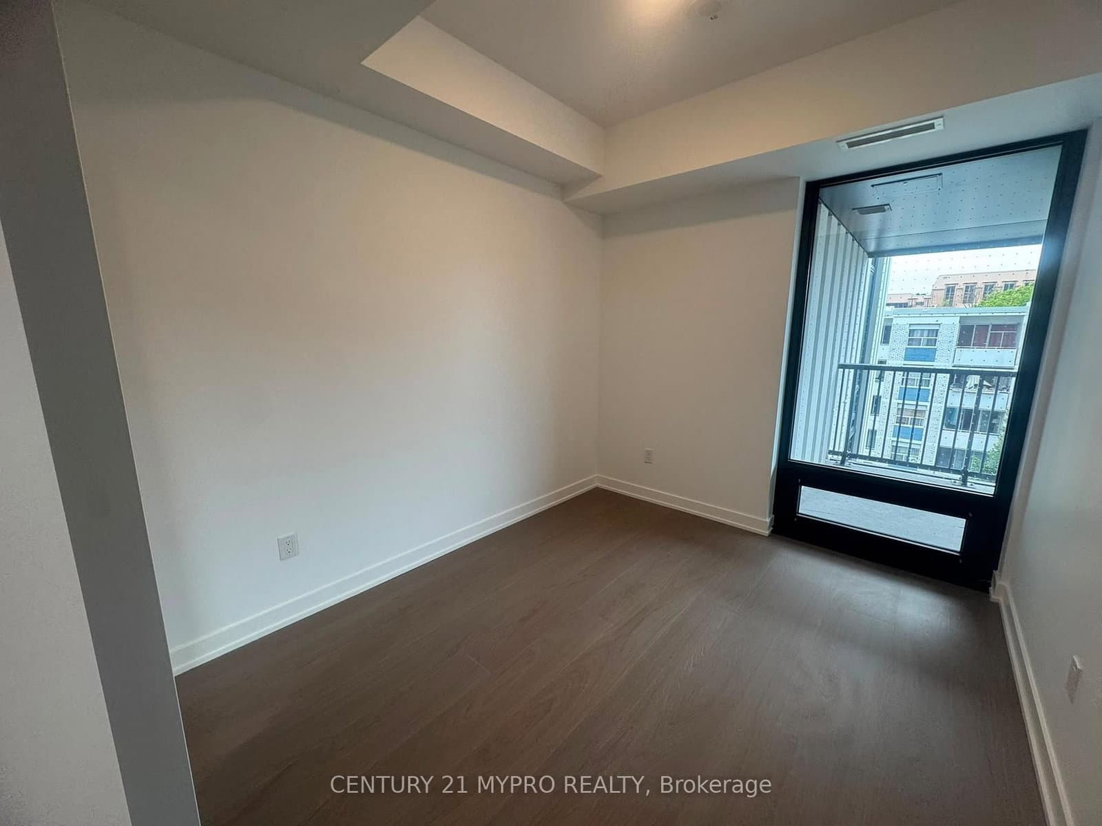 91 Montclair Avenue, Unit 716 thumbnail 8