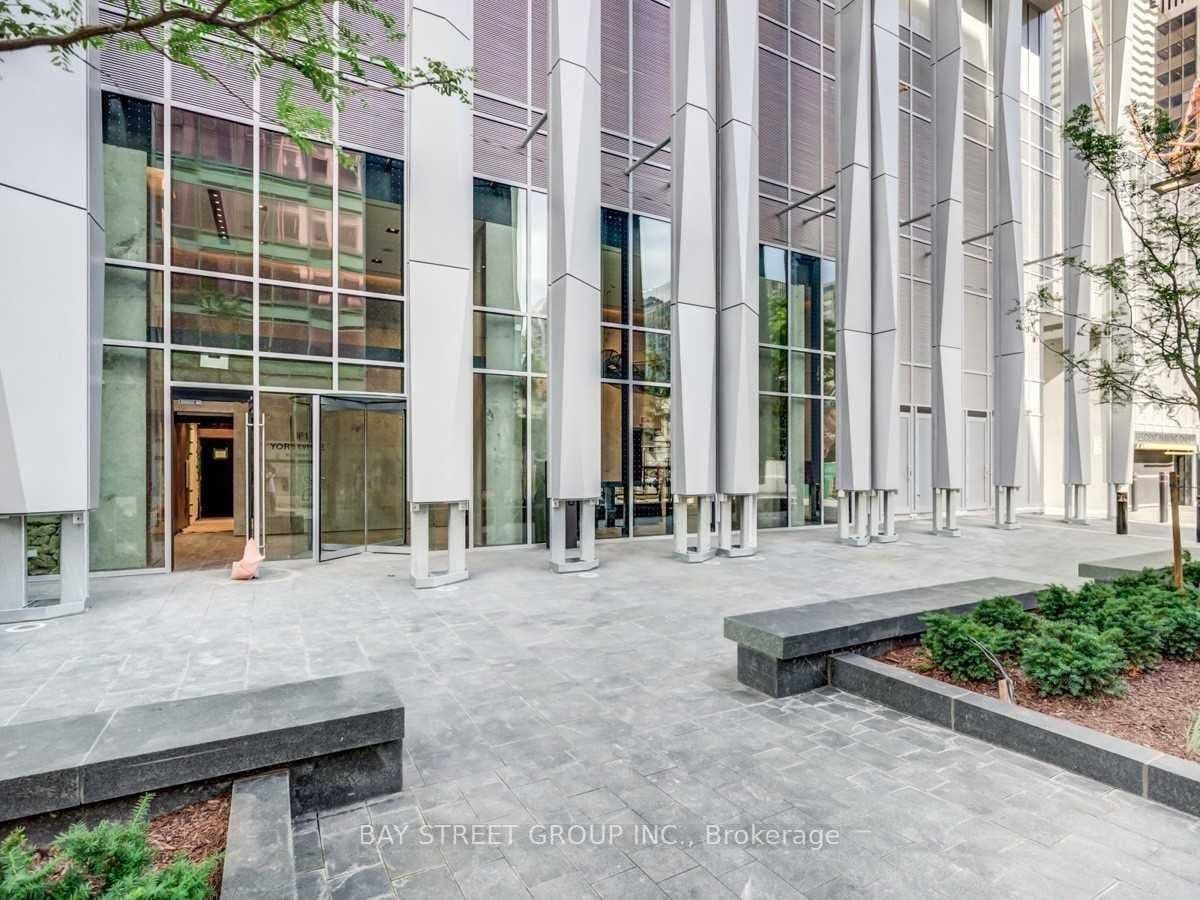 1 Yorkville Avenue, Unit 4602 thumbnail 7
