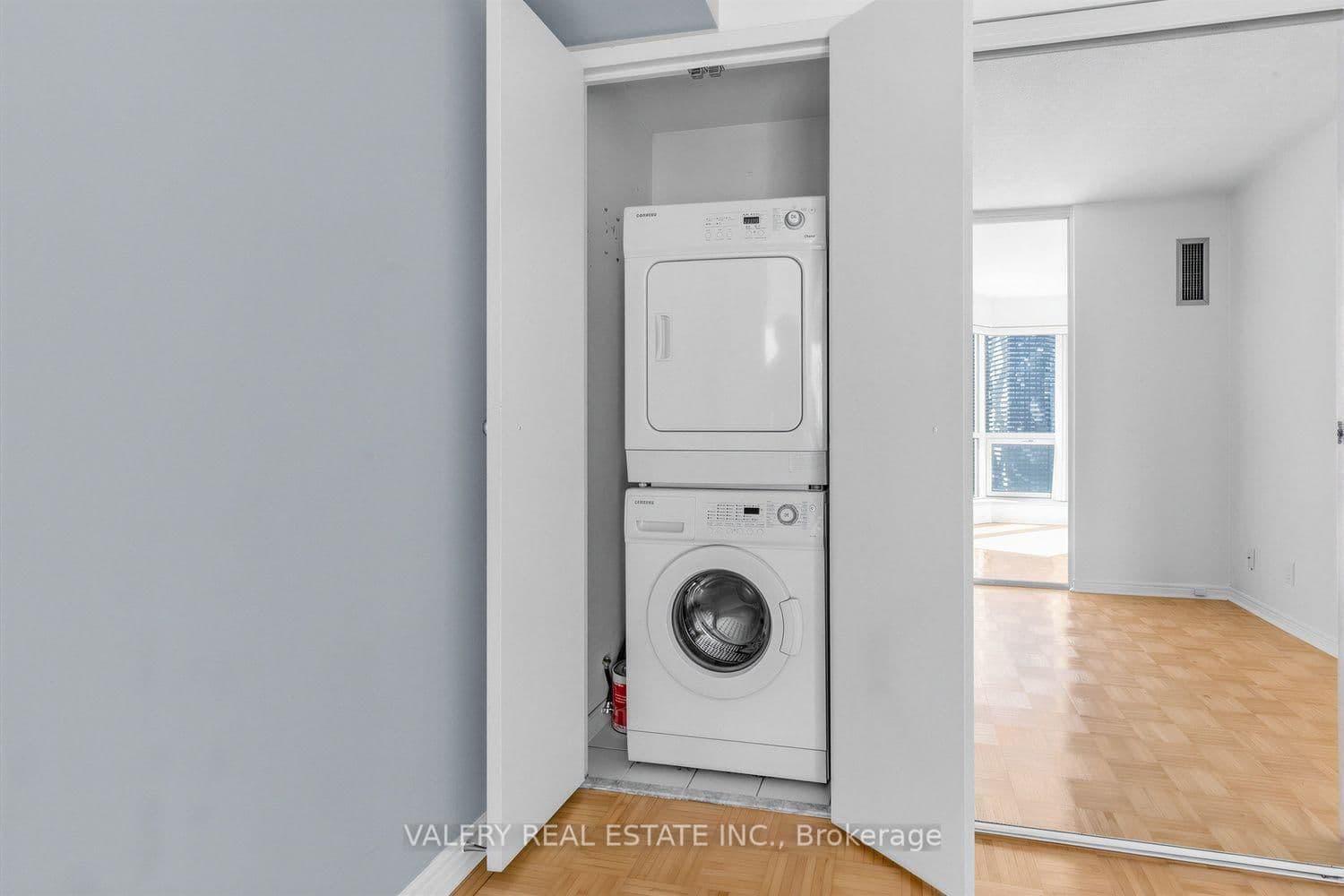 10 Yonge Street, Unit 2910 thumbnail 18